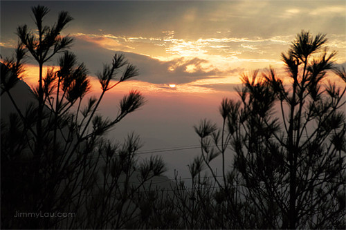 陰那山雲彩