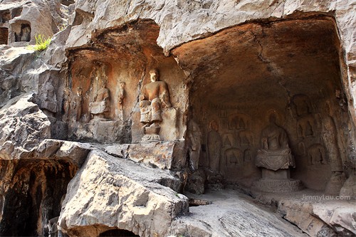 龍門石窟(Longmen Grottoes)