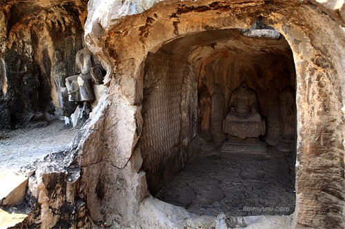 龍門石窟(Longmen Grottoes)