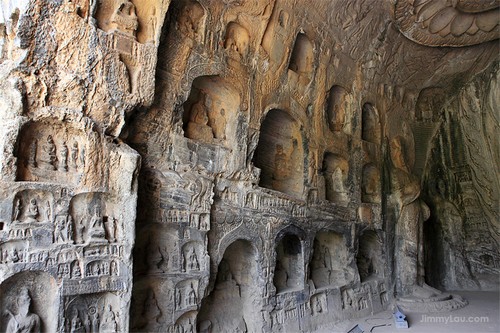 龍門石窟(Longmen Grottoes)