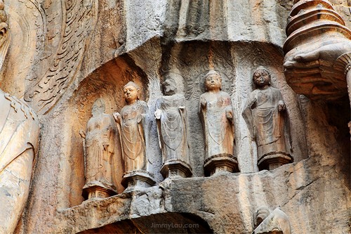 龍門石窟(Longmen Grottoes)