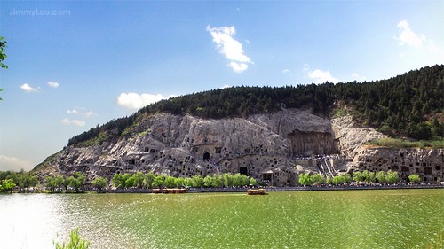 龍門石窟(Longmen Grottoes)