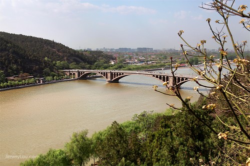 龍門石窟(Longmen Grottoes)