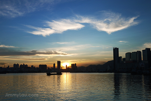 觀塘海濱花園 (Kwun Tong Promenade)