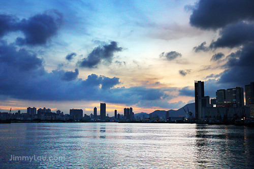 觀塘海濱花園 (Kwun Tong Promenade)