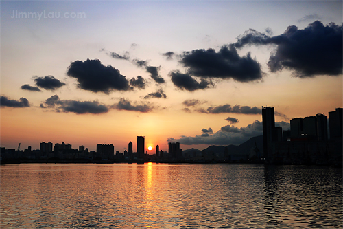 觀塘海濱花園 (Kwun Tong Promenade)