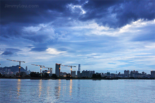 觀塘海濱花園 (Kwun Tong Promenade)