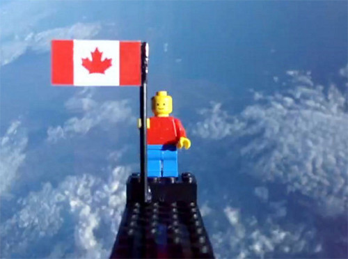 在太空Lego公仔